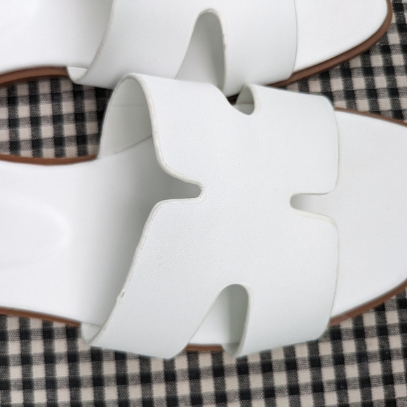 Women's White Sandles 7 - Picture 2 of 6